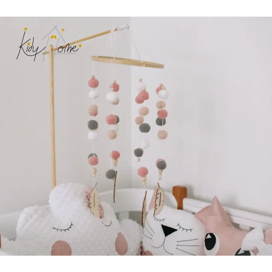 mobile d'eveil bébé pompons colorés DIY ecofriendly bois et coton – kidyhome