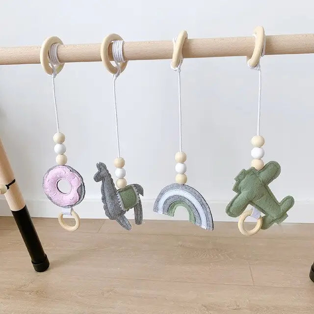 Set de 4 jouets feutrines pour arche de jeux en bois DIY - kidyhome